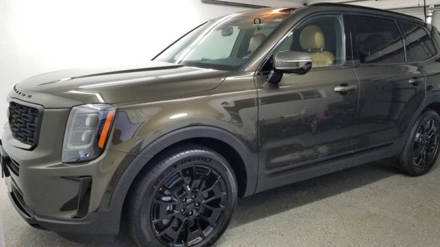 2021 Kia Telluride came in to take advantage of our $299 1yr Ceramic Coating special to keep it glossy and protected⁣
⁣
Contact us to schedule your vehicle next!⁣
⁣
773-827-9781⁣
⁣
#ericthedetailguy #detailersofinstagram #chicago #illinois #stickney #chicagodetailing #kia #hyundai #telluride #stinger #genesis #audi #porsche #tesla #bmw #toyota #mazda #mitsubishi #acura #Camaro #charger #durango #rangerover #cadillac #subaru